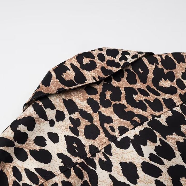 Damen Cropped-Fieldjacke im Leopardenmuster mit breitem Revers und Pattentaschen Drune