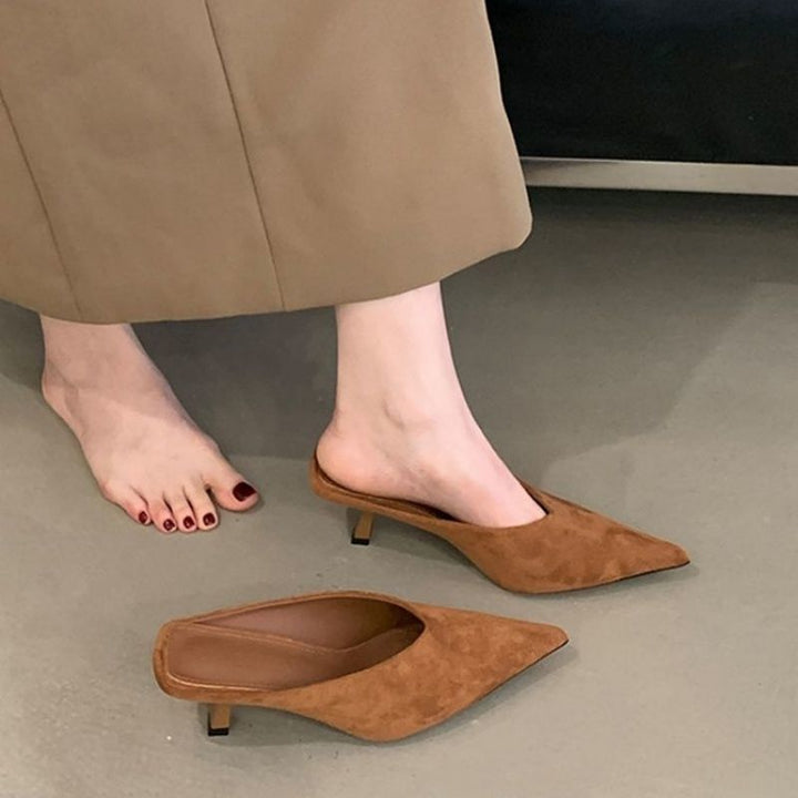 Damen Spitz zulaufende Schlupf‑Mules mit sculpted Kittenabsatz Drune