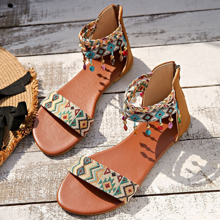 Damen Boho-Sandalen mit bestickten Riemen, geflochtenen Knöchelriemen und Zierperlen Drune