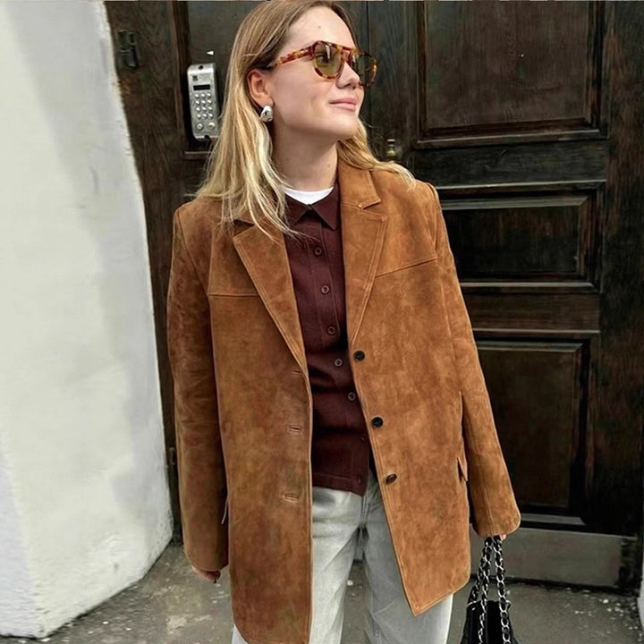 Damen Kurzmantel im Sakko-Stil aus Veloursimitat mit Reverskragen und Pattentaschen Drune