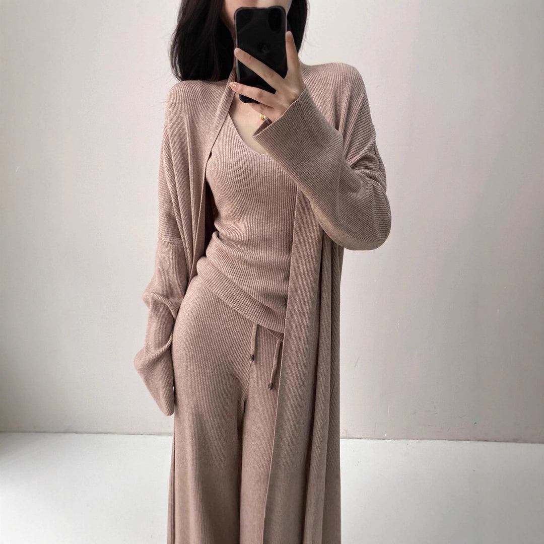 Damen Feinstrick-Loungewear-Set mit Longcardigan, Ripp-Top und weitem Strickhose Drune