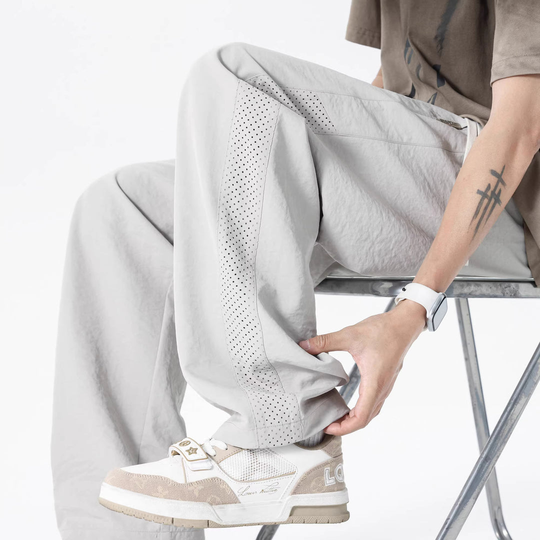 Herren Atmungsaktive Freizeithose mit perforierten Seiteneinsätzen