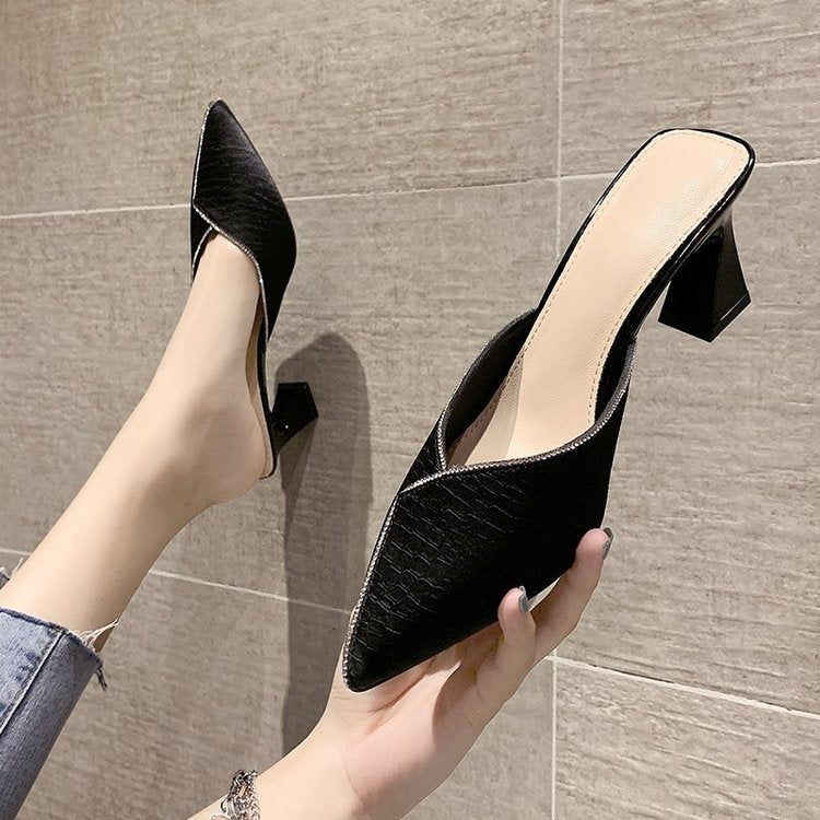 Damen elegante Mules mit spitzem Zehenbereich und schickem Glanz Drune