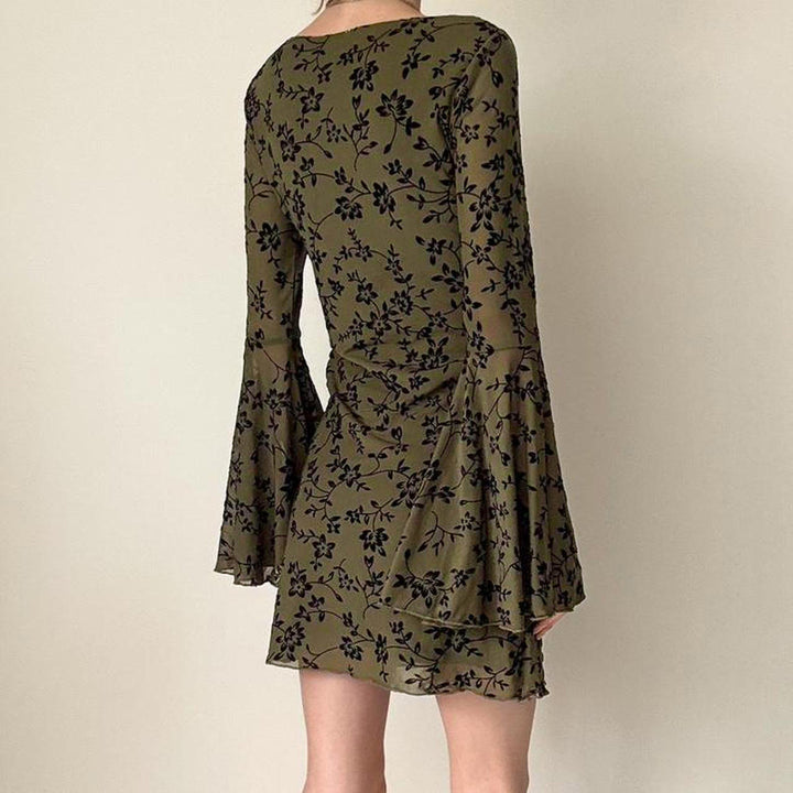 Damen Chiffon-Minikleid mit Samtflock-Blumenmuster, Empire-Taille und Glockenärmeln Drune