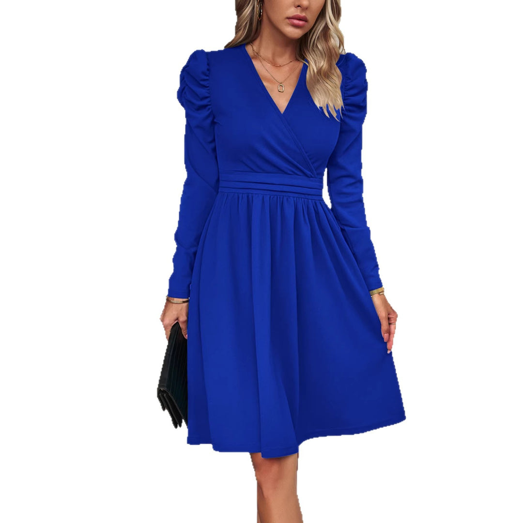 Damen Wickelkleid mit V-Ausschnitt, gerafften Puffärmeln und tailliertem Faltenrock Drune