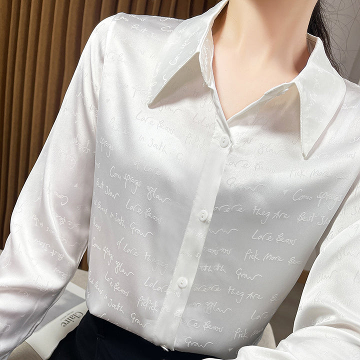 Damen Satinbluse mit zarter Jacquard‑Schrift, spitzem Hemdkragen und durchgehendem Knopfverschluss Drune