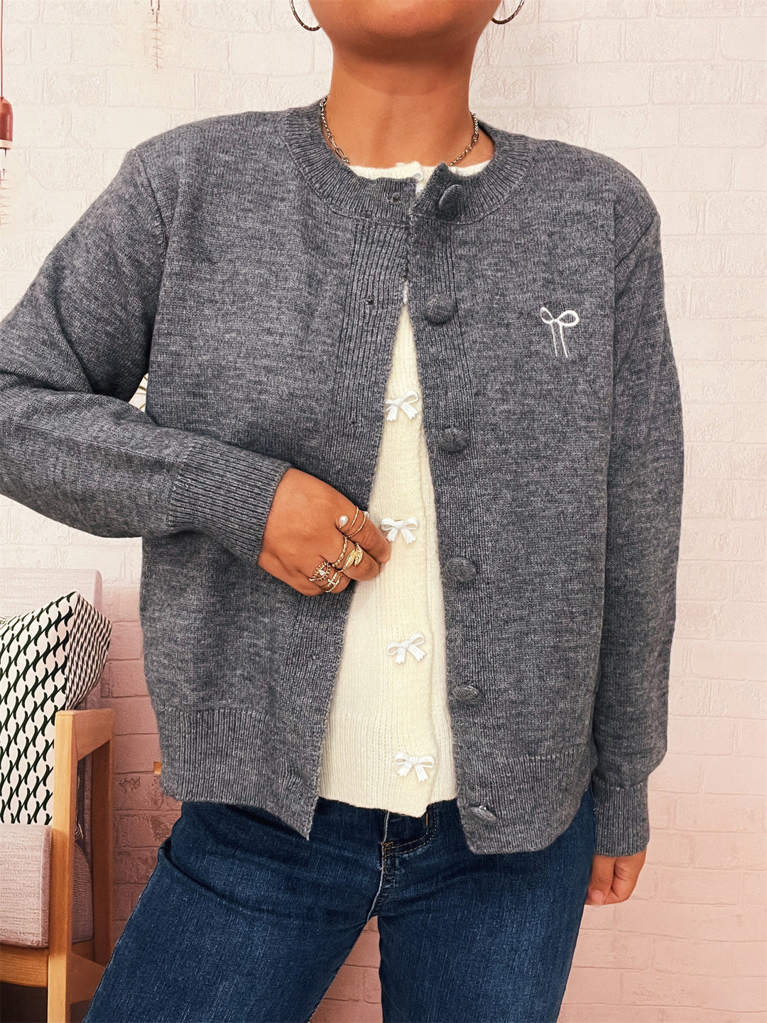 Damen Kuschelweich Strickjacke mit schönen Knöpfen und raffinierten Details Drune