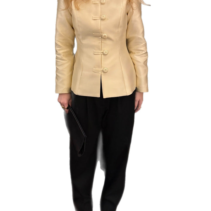 Damen Taillierter Satinblazer mit Stehkragen, Zierkordel‑Knöpfen und Schößchen Drune