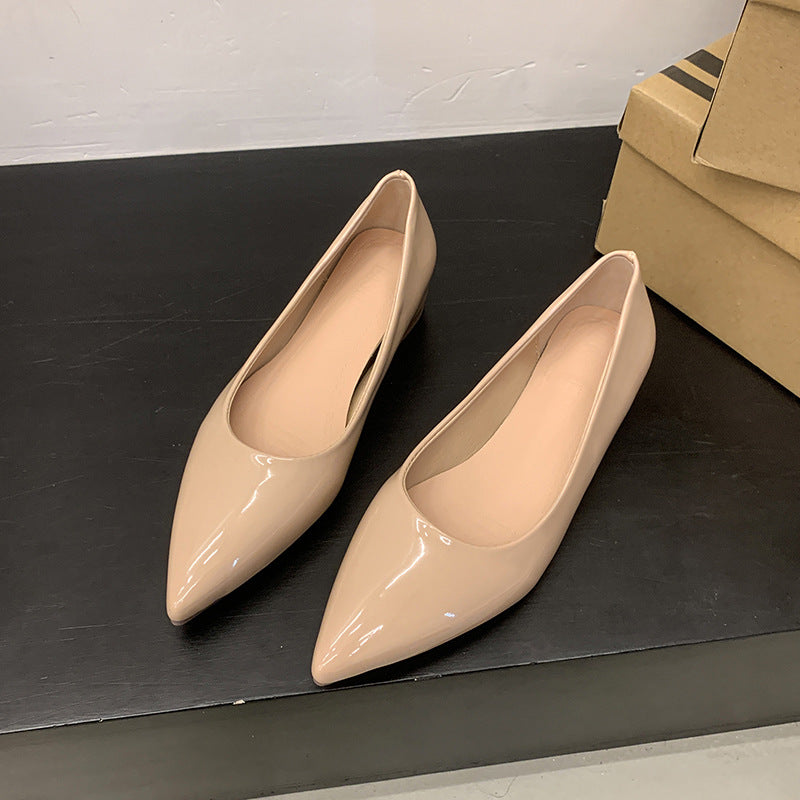 Damen Flache spitz zulaufende Lack‑Ballerina mit gepolstertem Komfortfußbett Drune