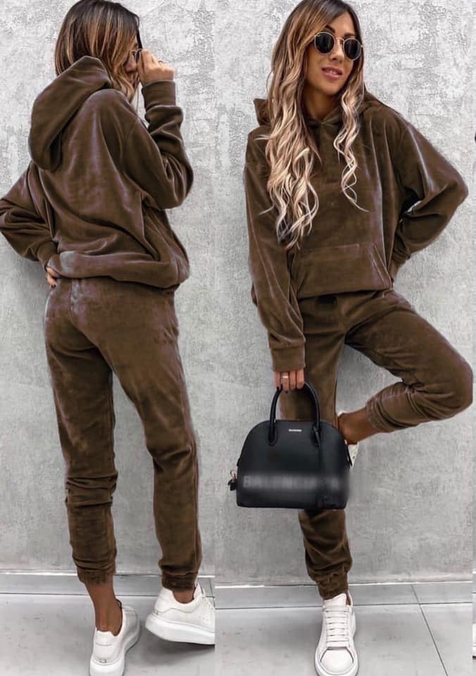Damen Velours-Lounge-Set mit kuscheliger Kapuzenpullover und schmal zulaufender Jogginghose Drune