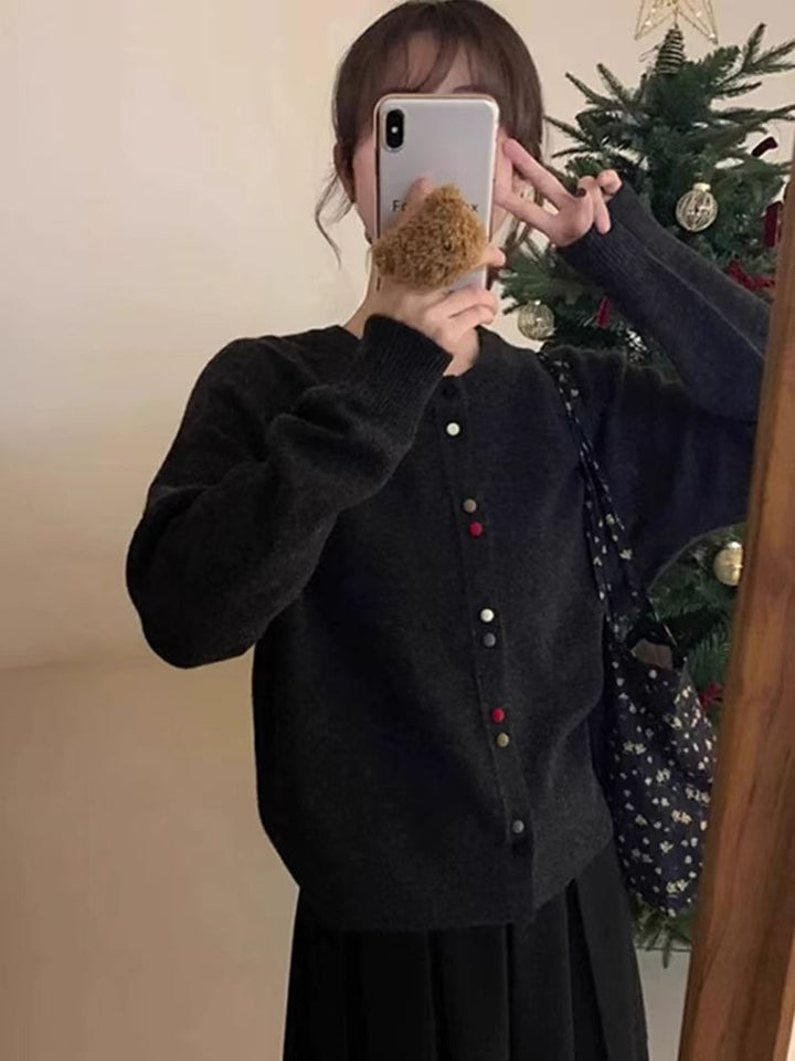 Damen Strickjacke mit dekorativen Knopfakzenten und weichem Material Drune