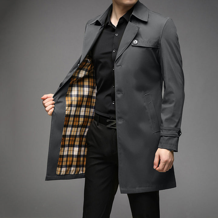 Herren Leichter Trenchcoat mit tailliertem Schnitt, Brustpatten und verstellbaren Ärmelriegeln Drune