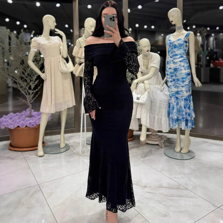 Damen Elegantes Spitzenkleid mit Off-Shoulder Design und Schößchen Drune