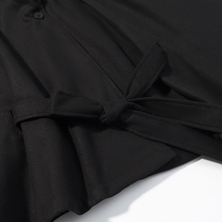 Damen Kurzcape mit Stehkragen, verdeckter Knopfleiste und Taillenbindegürtel Drune
