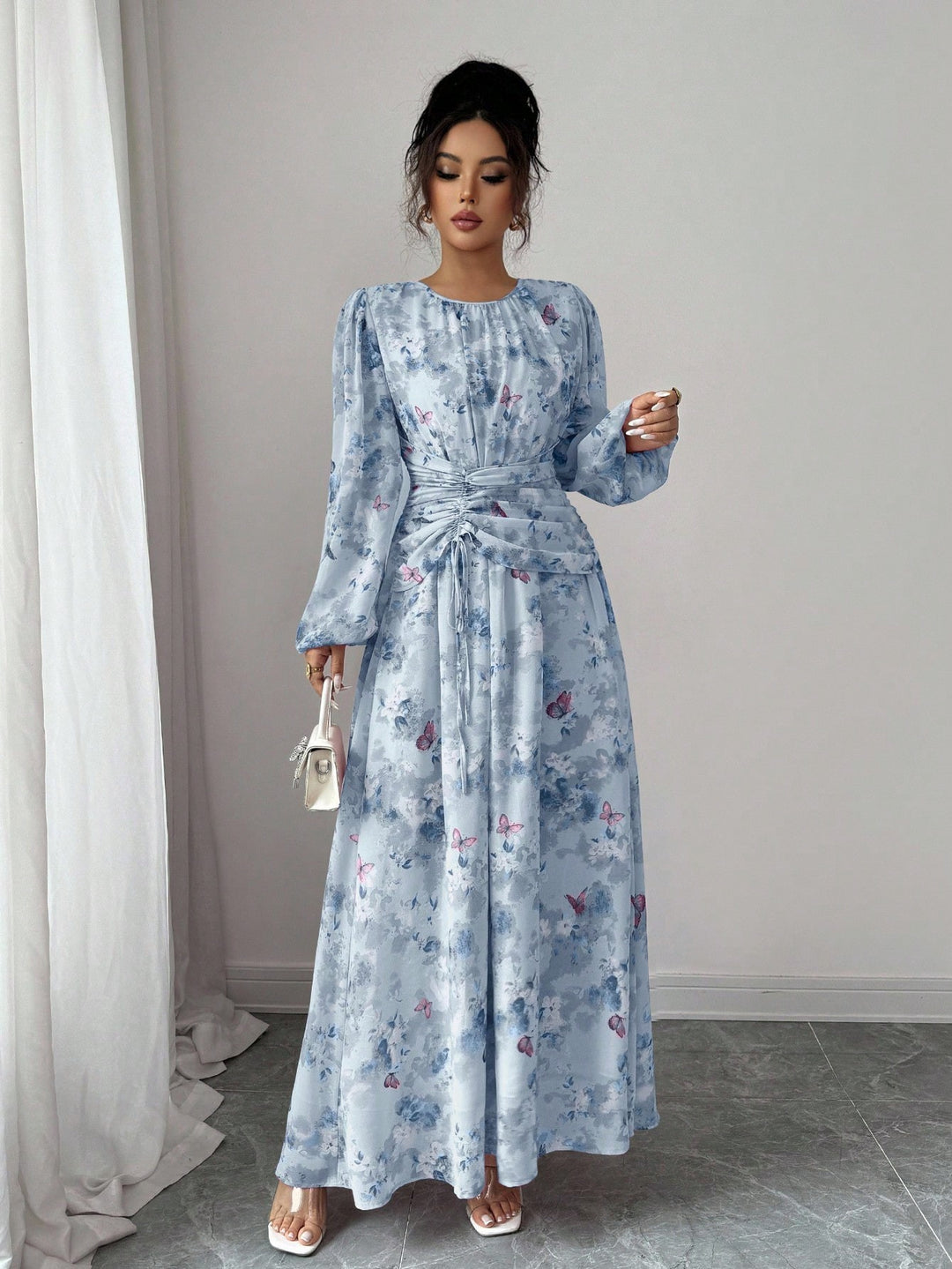 Damen Maxikleid mit floralem Schmetterlingsprint, geraffter Taillenpartie und langen Ballonärmeln Drune
