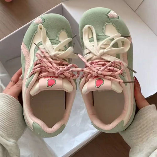 Damen Retro Pastell‑Sneaker mit Veloursoptik, gepolstertem Komfortfußbett und Herz‑Patch Drune