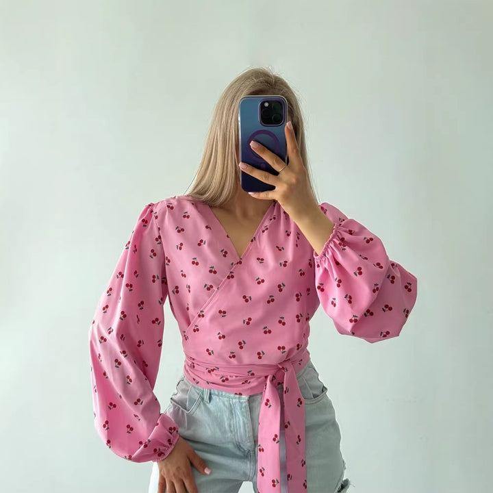 Damen Wickelbluse mit Kirschen-Print, weitem Puffärmel & Bindegürtel Drune