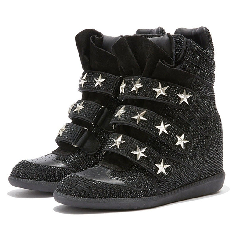 Damen Keil-Sneaker mit verstecktem Absatz, Strassbesatz und Sternnieten Drune