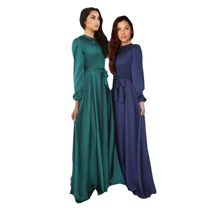 Damen Maxikleid aus fließendem Satin mit Stehkragen und Bindegürtel Drune