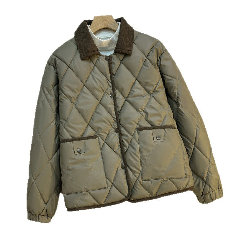 Damen Kurz geschnittene gesteppte Jacke mit Diamantsteppung, Cordkragen und Pattentaschen Drune