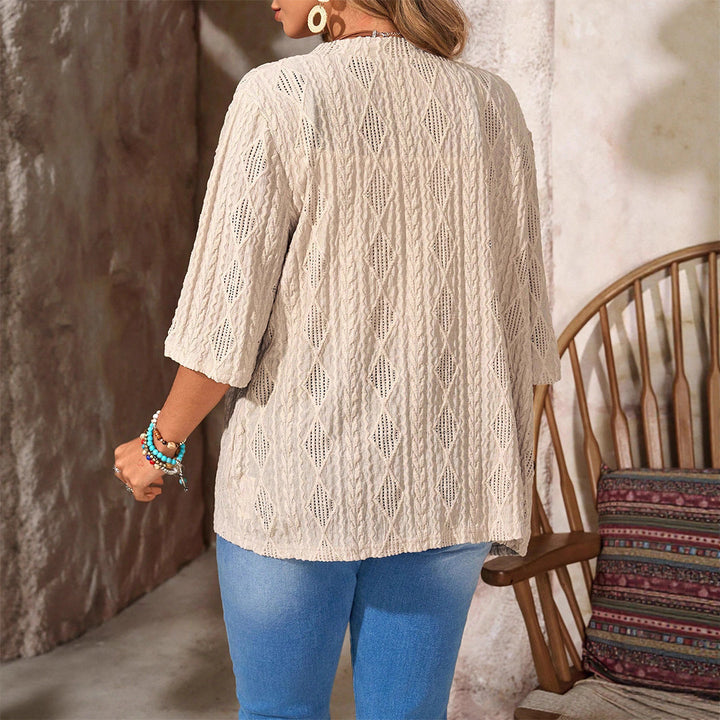 Damen Strickjacke mit großzügigem Schnitt und elegantem Häkelmuster Drune