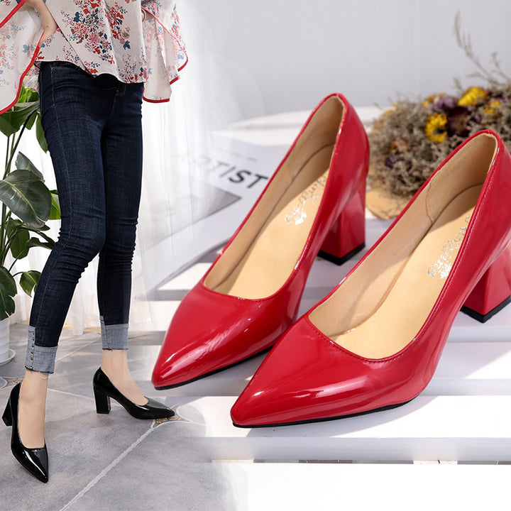 Damen Lack-Pumps mit spitzer Zehenpartie, mittelhohem Blockabsatz und gepolstertem Fußbett Drune