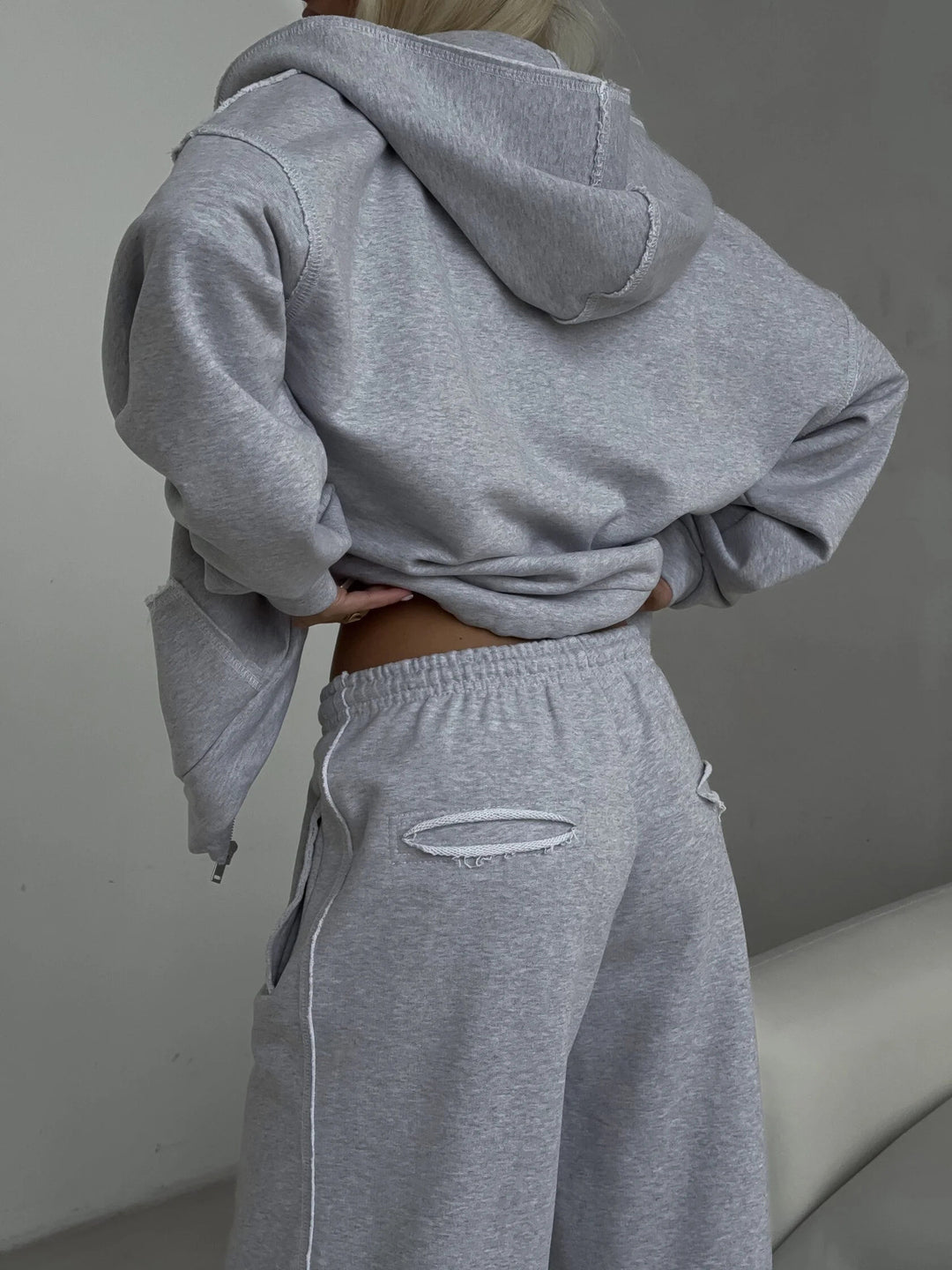 Damen oversized kurz geschnittener Kapuzenpullover und hochtaillierte Jogginghose Set aus Bio-Baumwollfleece Drune