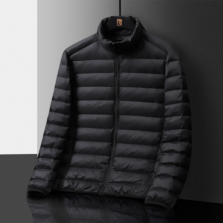Herren Ultraleichte gesteppte Daunenimitat‑Steppjacke mit Stehkragen und Packfunktion Drune