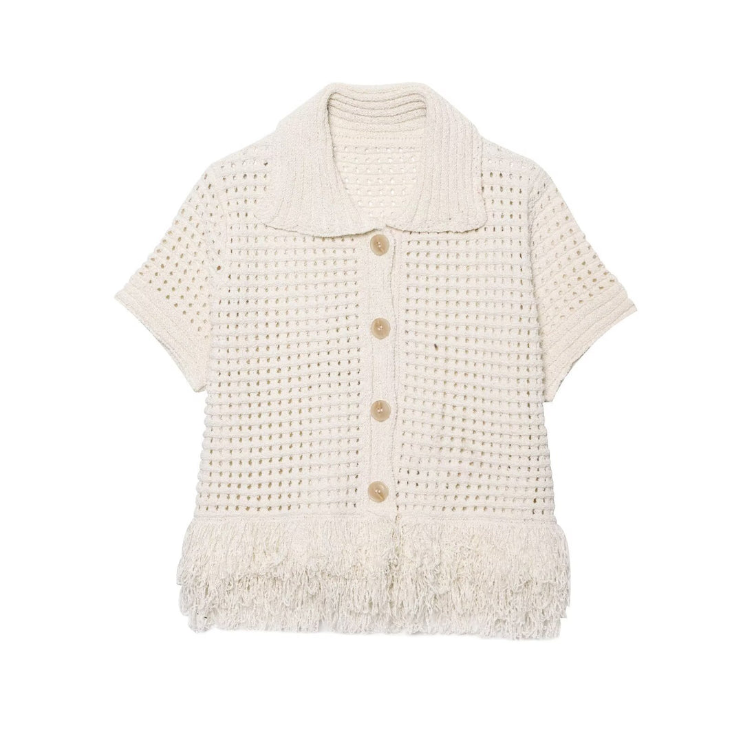 Damen Kurzarm-Strickjacke mit fransigem Saum und dekorativen Knöpfen Drune