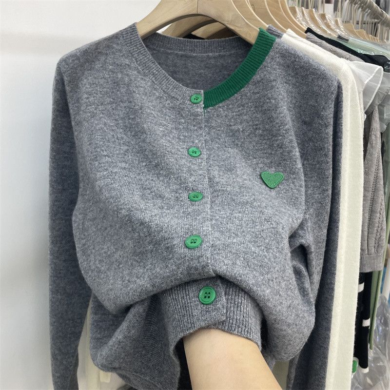 Damen modischer Cardigan aus weichem Strick mit farblich abgesetzten Knöpfen Drune