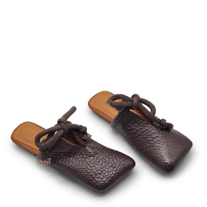 Damen Quadratische Leder-Mules mit geknoteter Seilschleife und genarbter Oberfläche Drune