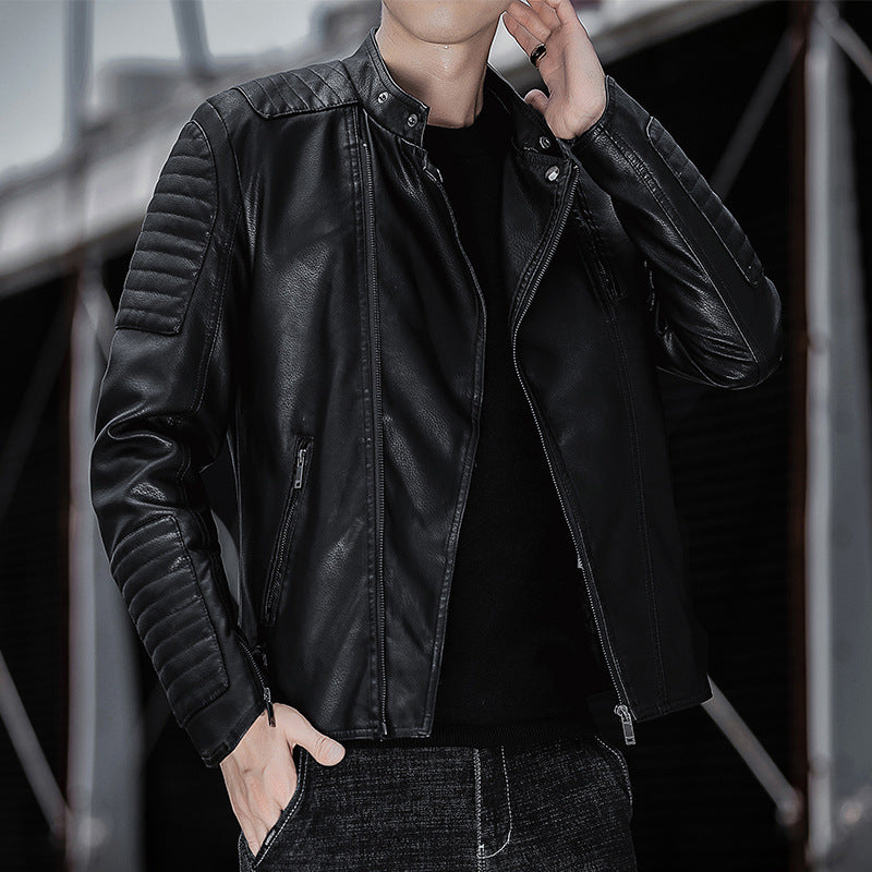 Herren Slim-Fit Kunstleder-Bikerjacke mit gesteppten Ärmelpaneelen, asymmetrischem Reißverschluss und Stehkragen Drune