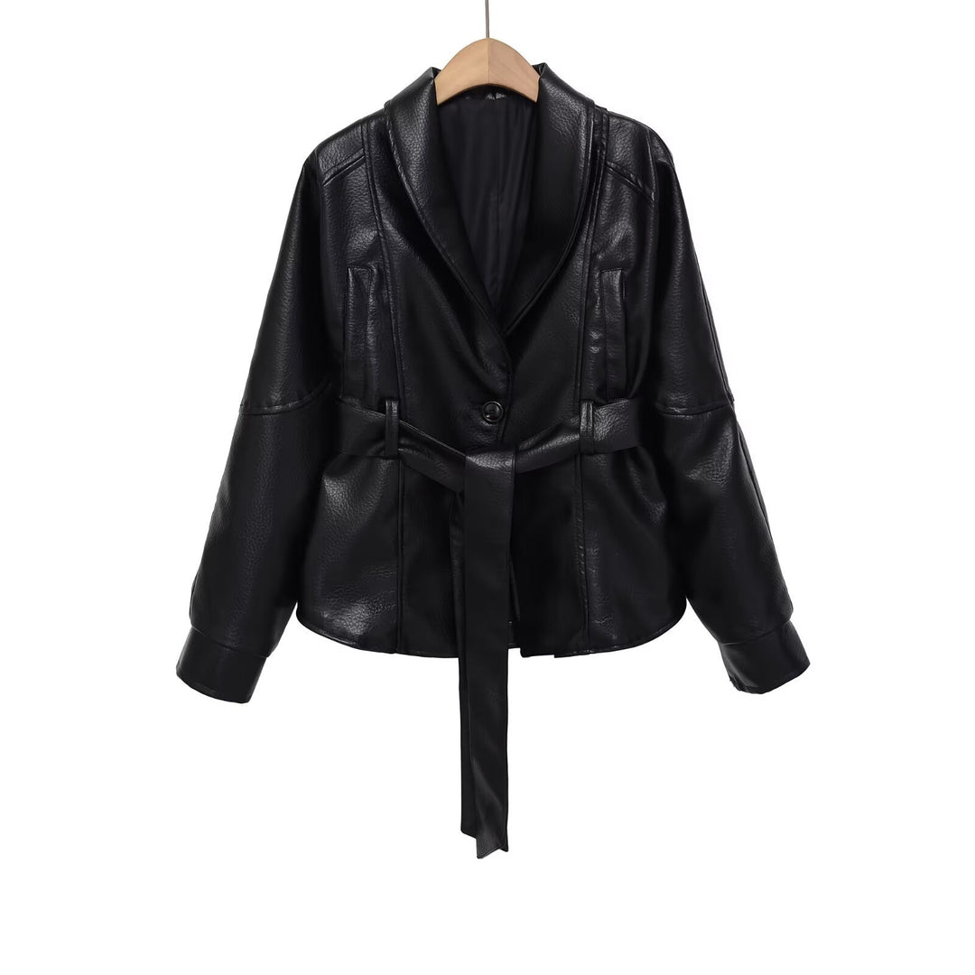 Damen nan kastiger Kunstlederjacke mit Schalkragen, Taillengürtel und genarbter Oberfläche Drune