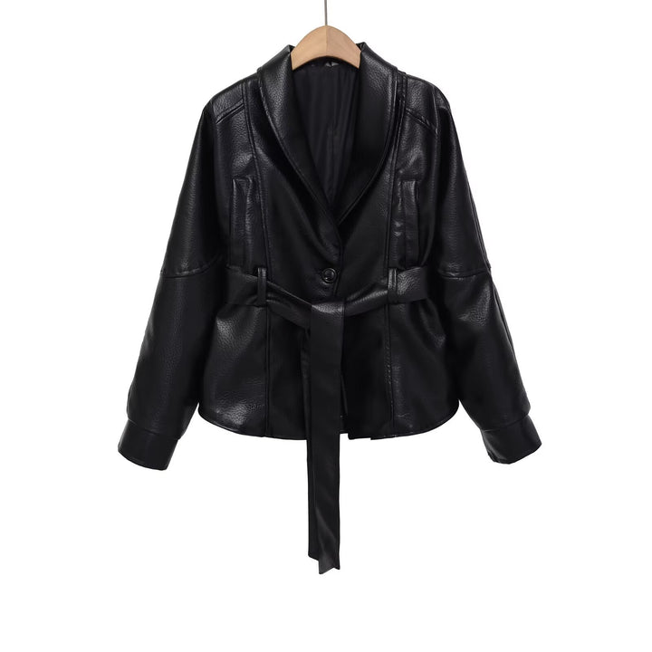 Damen nan kastiger Kunstlederjacke mit Schalkragen, Taillengürtel und genarbter Oberfläche Drune