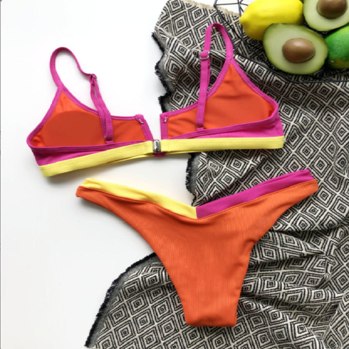Damen Bikini-Set mit modischem V-Ausschnitt und sportlichen Akzenten Drune