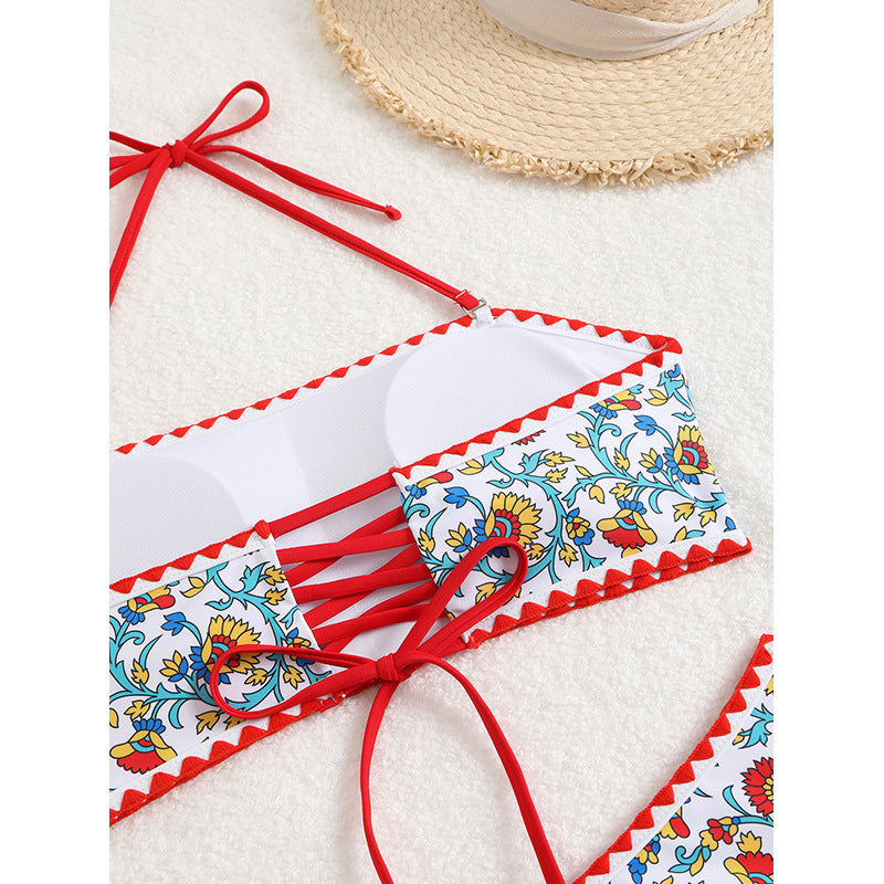 Damen Bandeau-Bikini mit floralen Mustern und verspieltem Rüschensaum Drune
