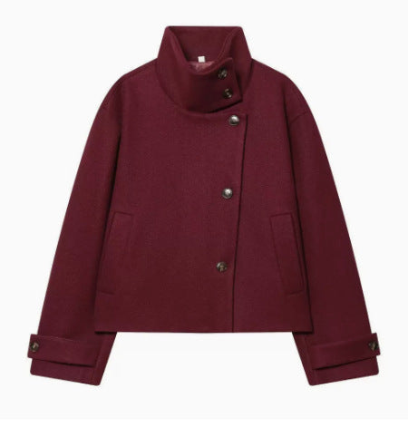 Damen 9800+ kurze boxy‑Wollmix‑Jacke mit hohem Funnelkragen, asymmetrischer Knopfleiste und verstellbaren Manschetten Drune