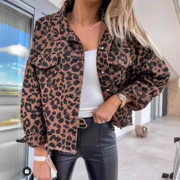 Damen nan kurze Oversize-Jeansjacke mit Leoprint, aufgesetzten Brusttaschen und rohem Saum Drune