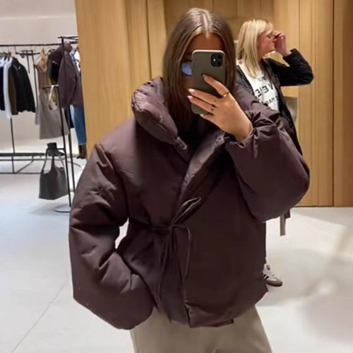 Damen Kurze wattierte Oversize-Pufferjacke mit Kapuze und Bindegürtel Drune