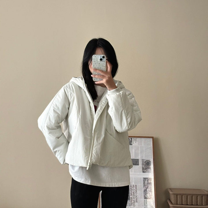 Damen Kurz geschnittene leichte Thermo-Kapuzenjacke mit Oversize-Silhouette Drune