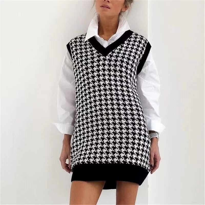 Damen gestricktes ärmelloses Kleid im modernen Hahnentrittmuster Drune