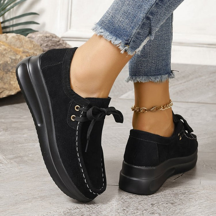 Damen Keilsneaker im Mokassinstil mit Veloursoptik und gepolsterter Komfortsohle Drune