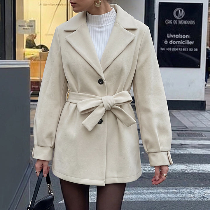 Damen Kurzjacke mit Taillenbindegürtel, Reverskragen und Knopfleiste Drune