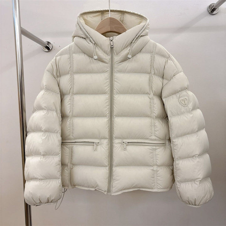 Damen nan kurz geschnittene Thermo-Steppjacke mit Kapuze, Reißverschlusstaschen und elastischen Bündchen Drune