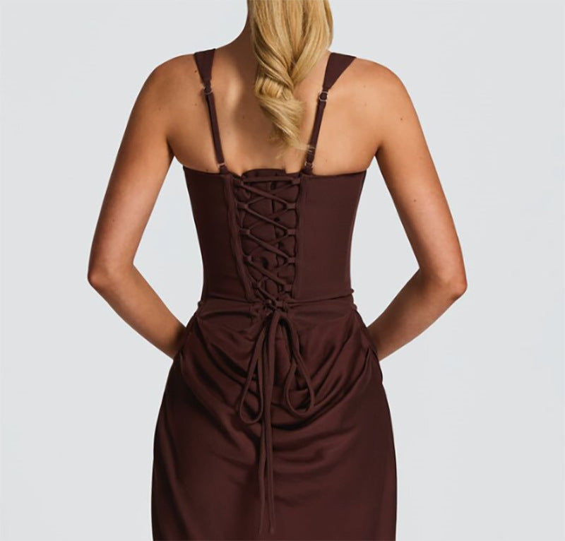 Damen Elegantes Maxikleid mit figurformendem Schnitt und zarten Drapierungen Drune