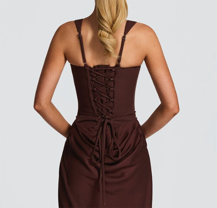 Damen Elegantes Maxikleid mit figurformendem Schnitt und zarten Drapierungen Drune
