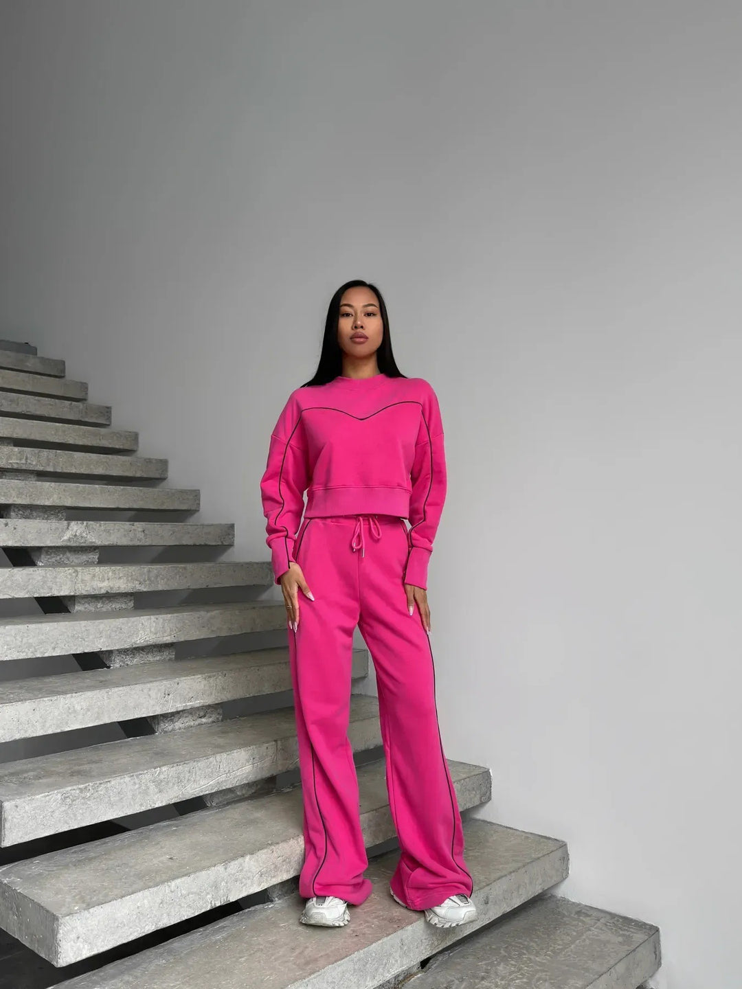 Damen kurzes Oversize-Sweatshirt mit Kordelzug-Jogginghose und Kontrastnähten Drune