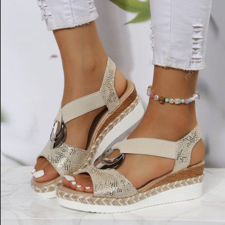 Damen Wedge-Sandalen mit modernen Riemendesign und elegantem Zierelement Drune