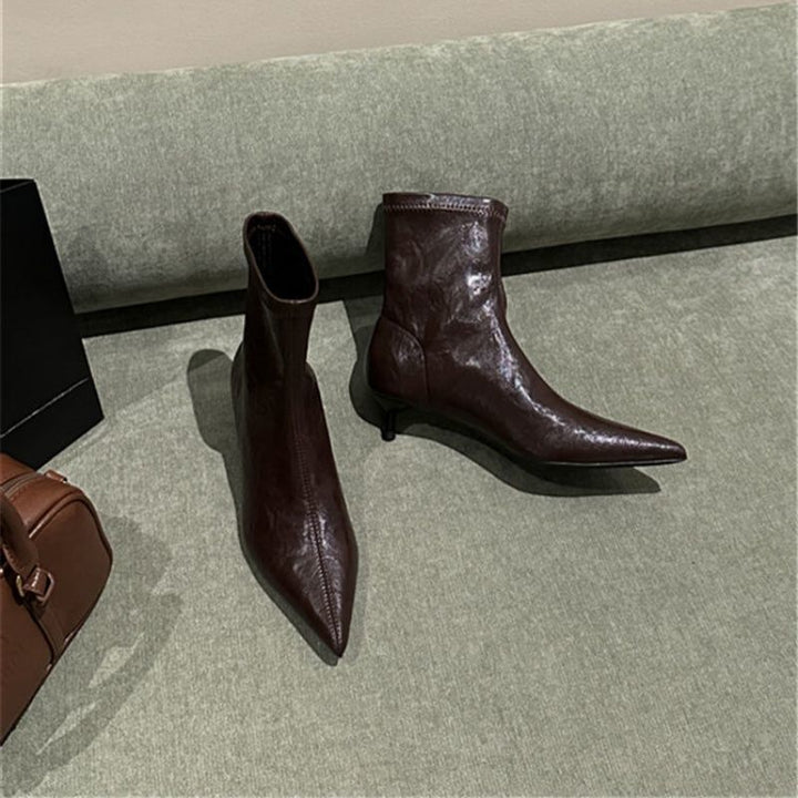 Damen spitz zulaufende Stiefeletten mit sculpted Kitten‑Heel und sockenhaftem Schaft Drune