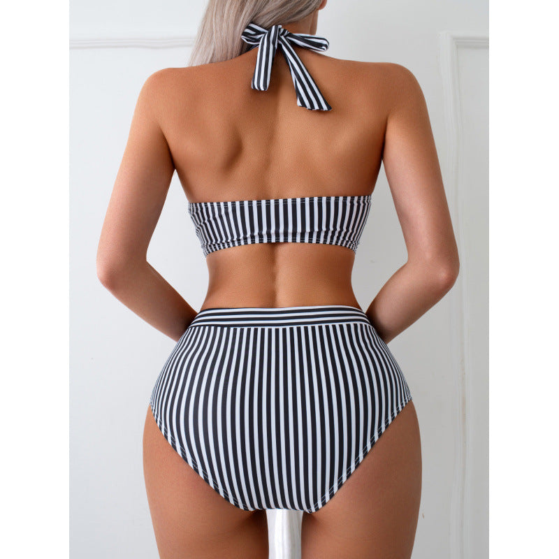 Damen Triangel-Bikini mit stilvollem Wickeldetail und trendigem Streifenmuster Drune
